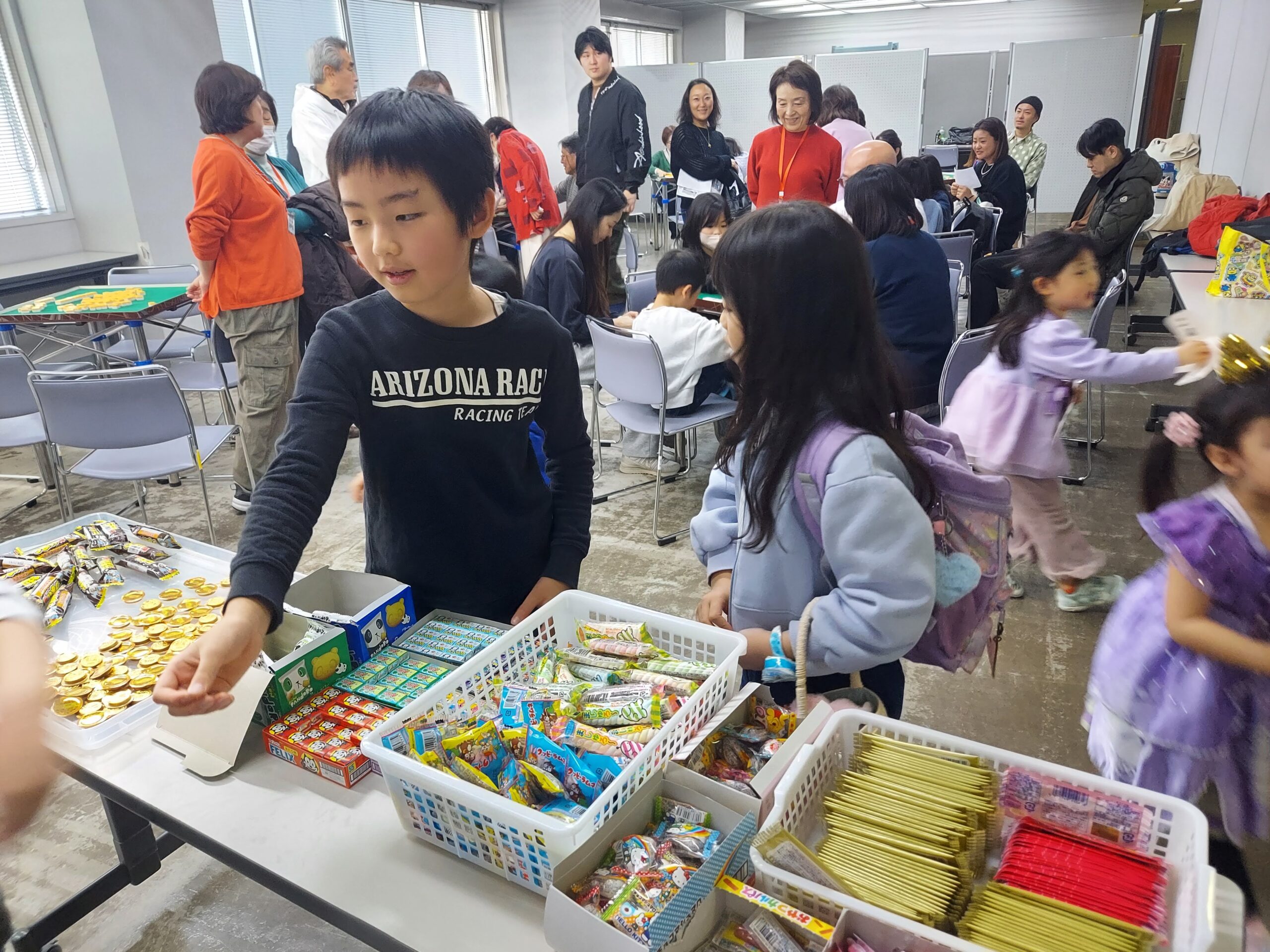 健康マージャン教室で交流する様子